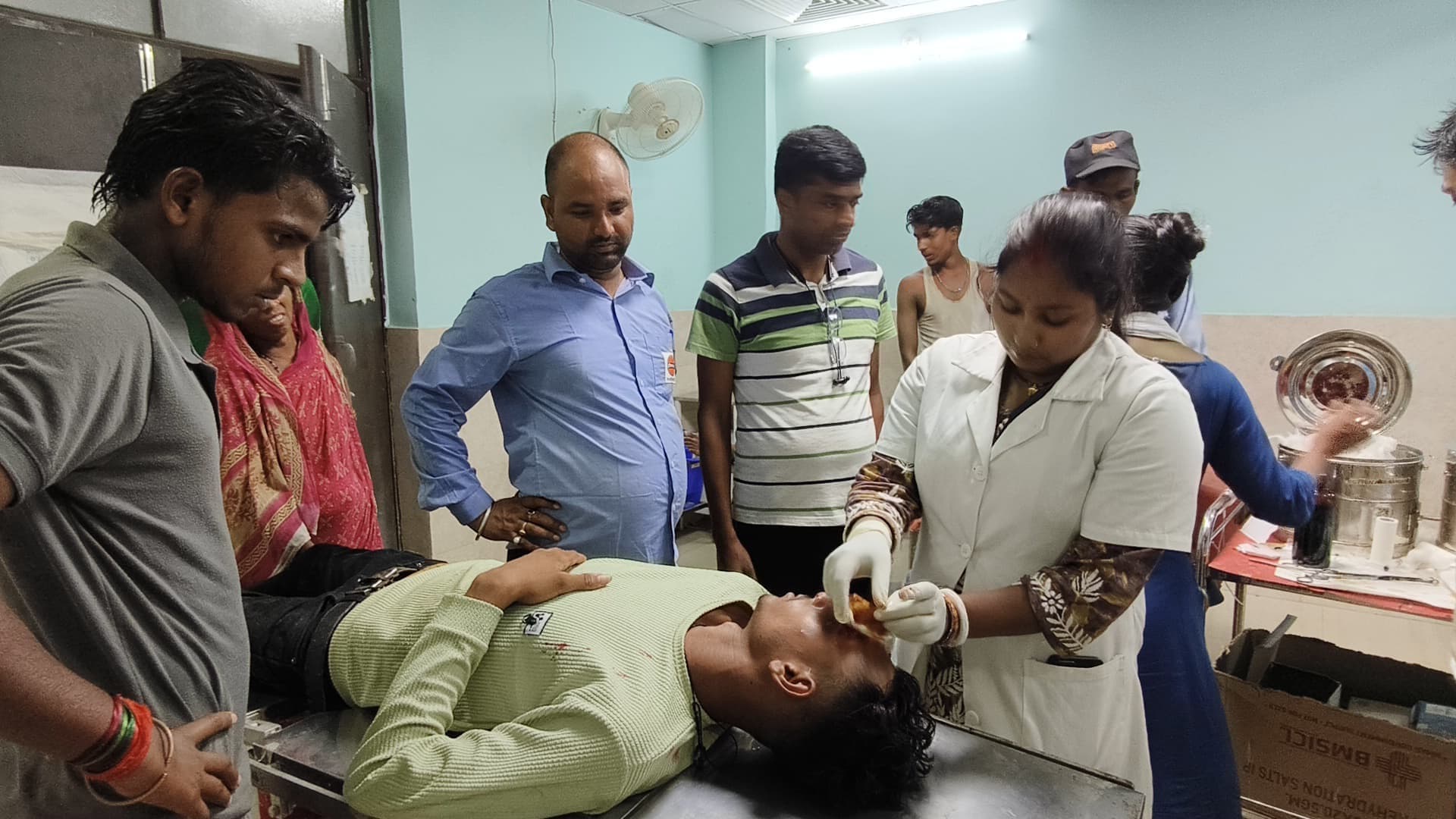 सड़क हादसे दो युवक जख्मी, रेफर