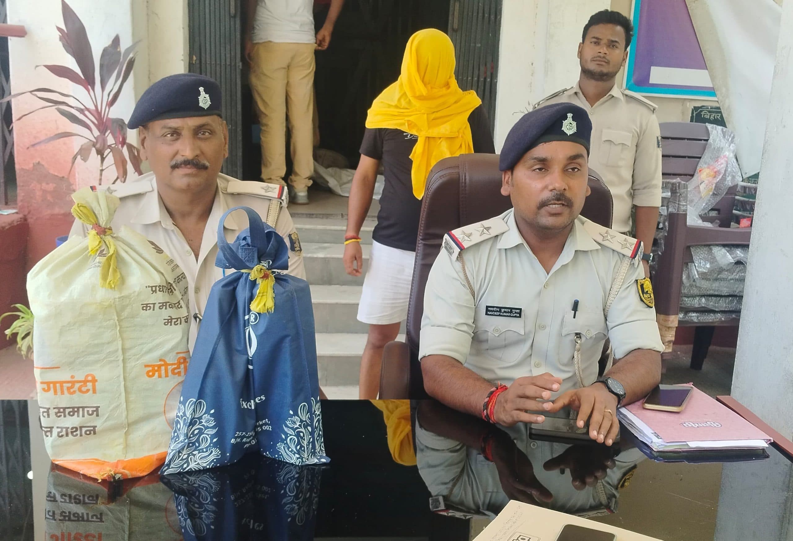 घर में रखे फ्रिज से नौ लीटर विदेशी शराब जब्त, आरोपी गिरफ्तार