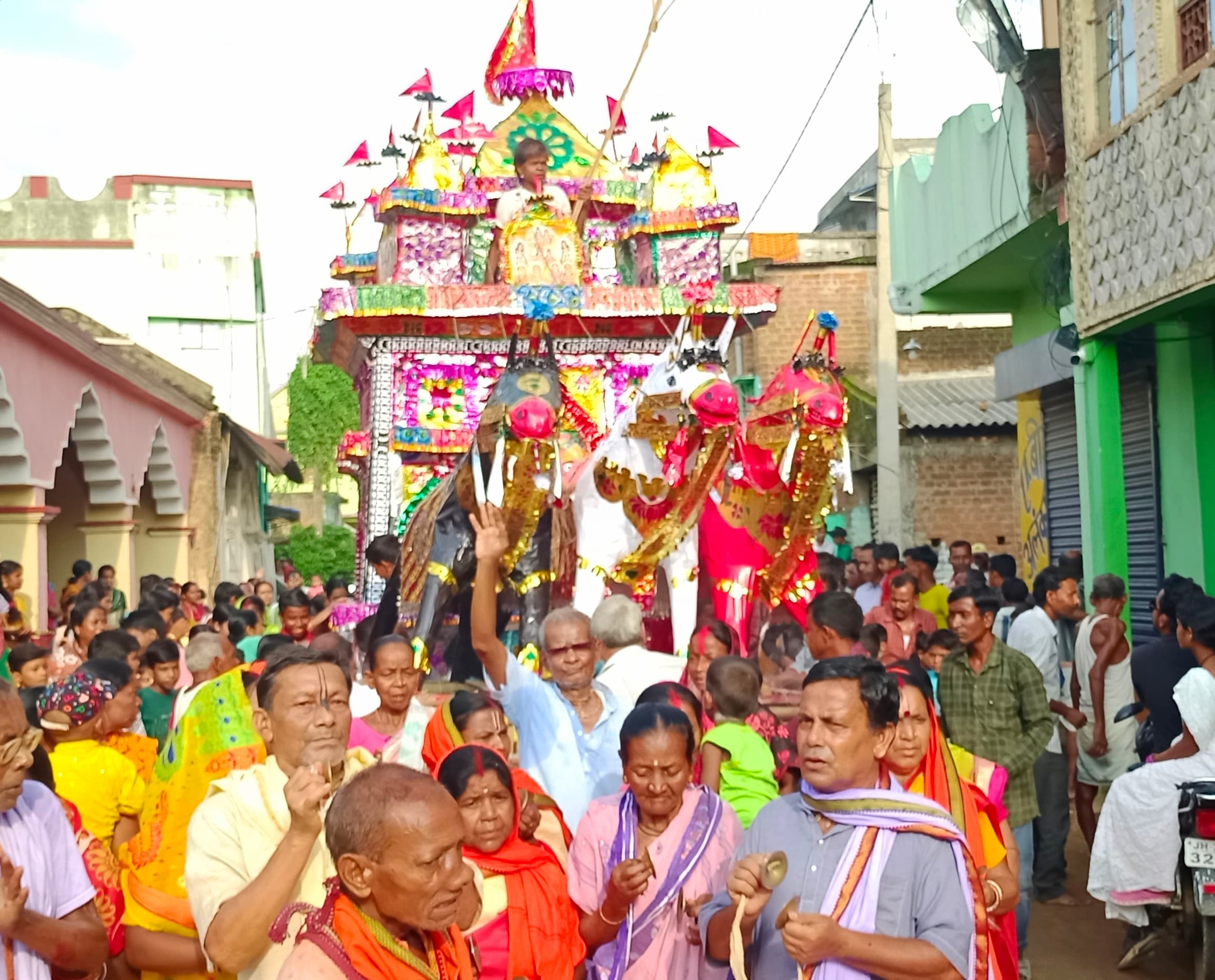 कुंडहित में भगवान जगन्नाथ की निकली भव्य रथयात्रा, उमड़ी भीड़