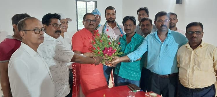 राष्ट्रीय महासचिव मनोनित हुए राजीव जायसवाल के कटिहार पहुंचने पर किया स्वागत