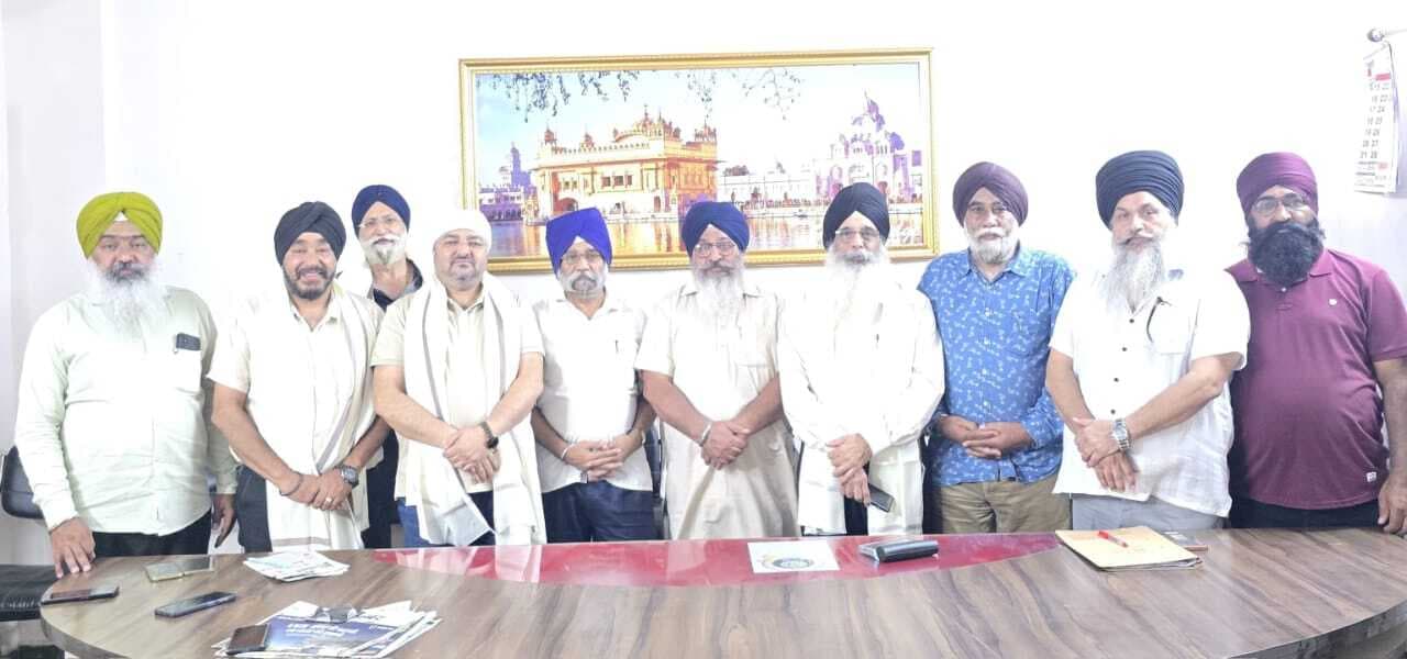 Jamshedpur news. लुधियाना व रांची गुरुद्वारा के पदाधिकारियों का सीजीपीसी कार्यालय में अभिनंदन