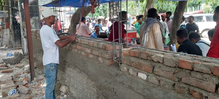 प्रभात इंपैक्ट, समाहरणालय के निकट इंदिरा पार्क की चाहरदिवारी का निर्माण शुरू