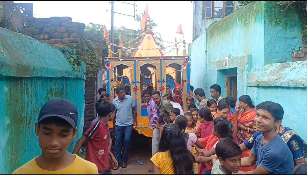 भगवान जगन्नाथ का रथ खींचकर पुण्य के भागी बने श्रद्धालु