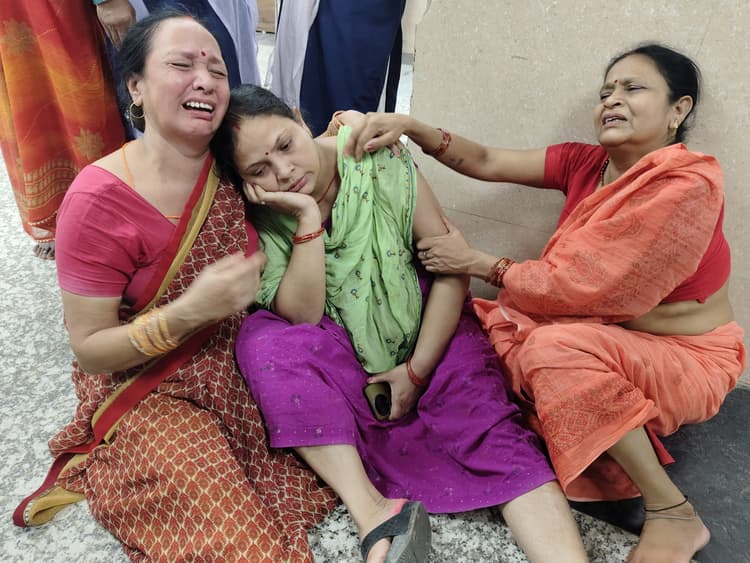 श्राद्धकर्म में जा रहे बाइक सवार दो भाइयों को अज्ञात वाहन ने रौंदा, एक की मौत