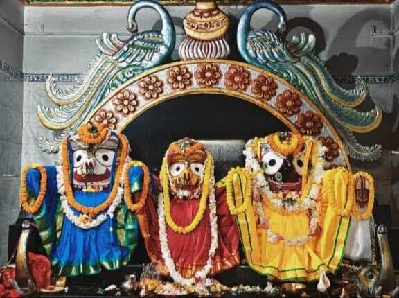 भगवान जगन्नाथ मंदिर से निकली रथयात्रा, उमड़ी भीड़