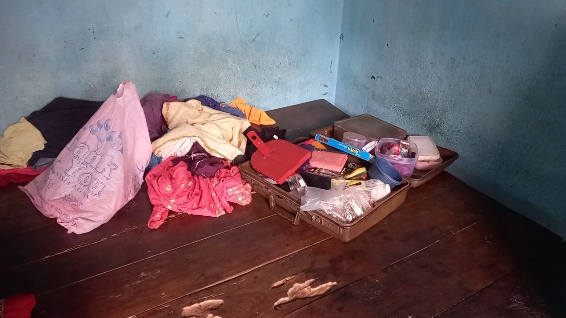 बदमाशों ने पबिया में दो घरों में की चोरी, उड़ाये लाखों के जेवरात