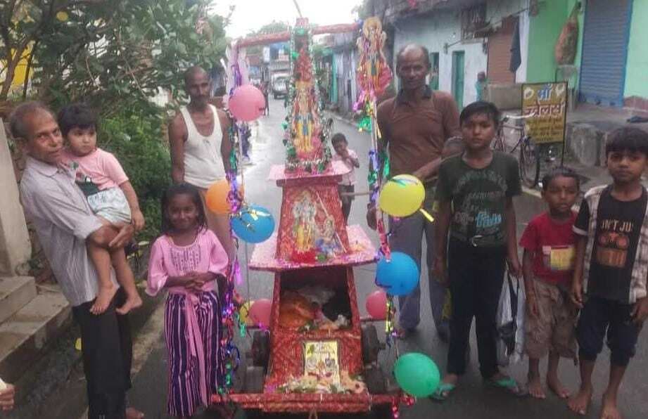 भक्तिभाव के साथ निकाली गयी रथ यात्रा