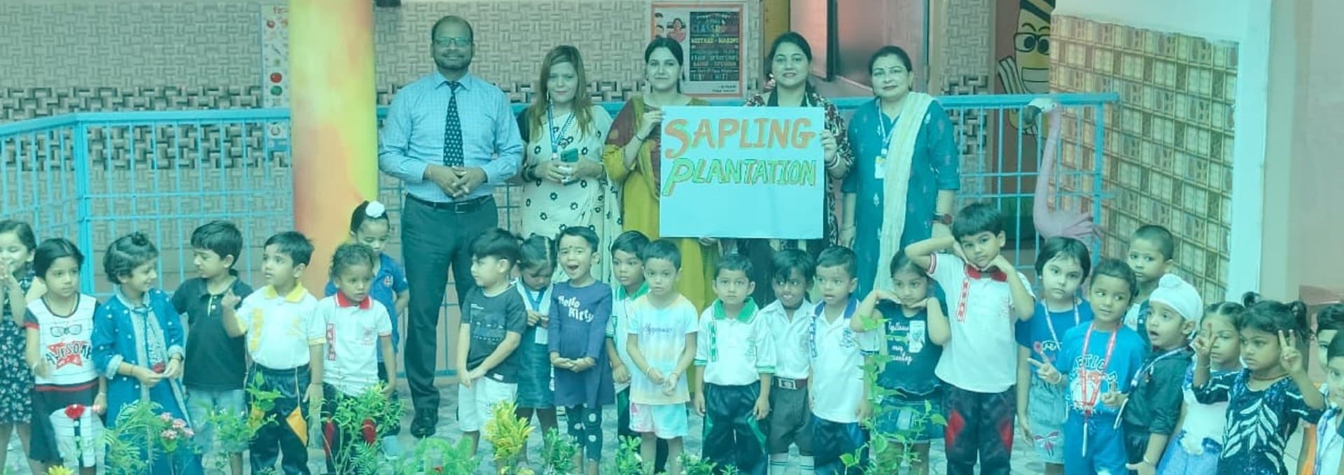 Bokaro News : बच्चों ने पौधरोपण कर दिया पर्यावरण संरक्षण का संदेश