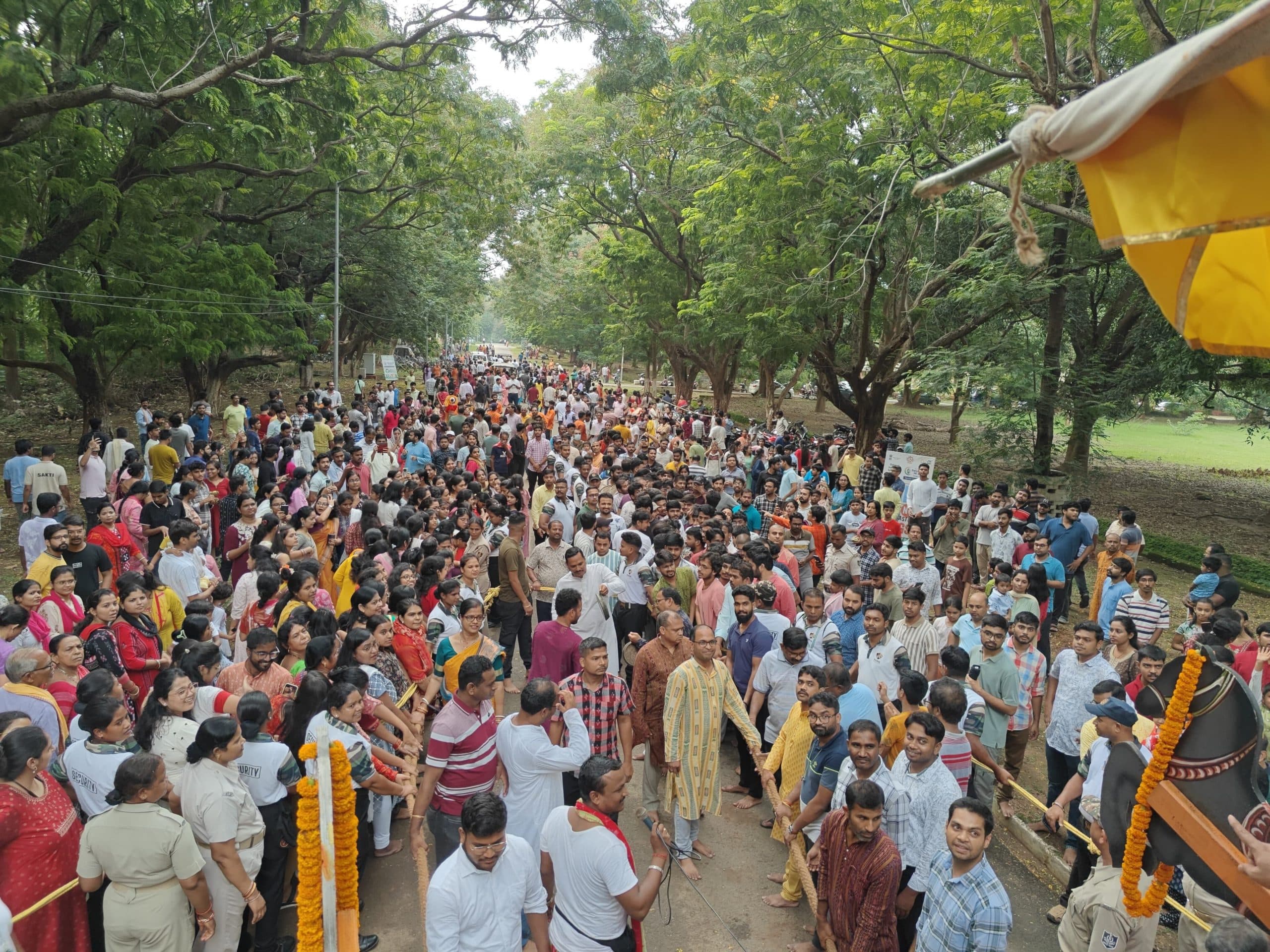 Rourkela News: एनआइटी की रथ यात्रा में सांस्कृतिक एकता और आध्यात्मिक भावना का हुआ दर्शन