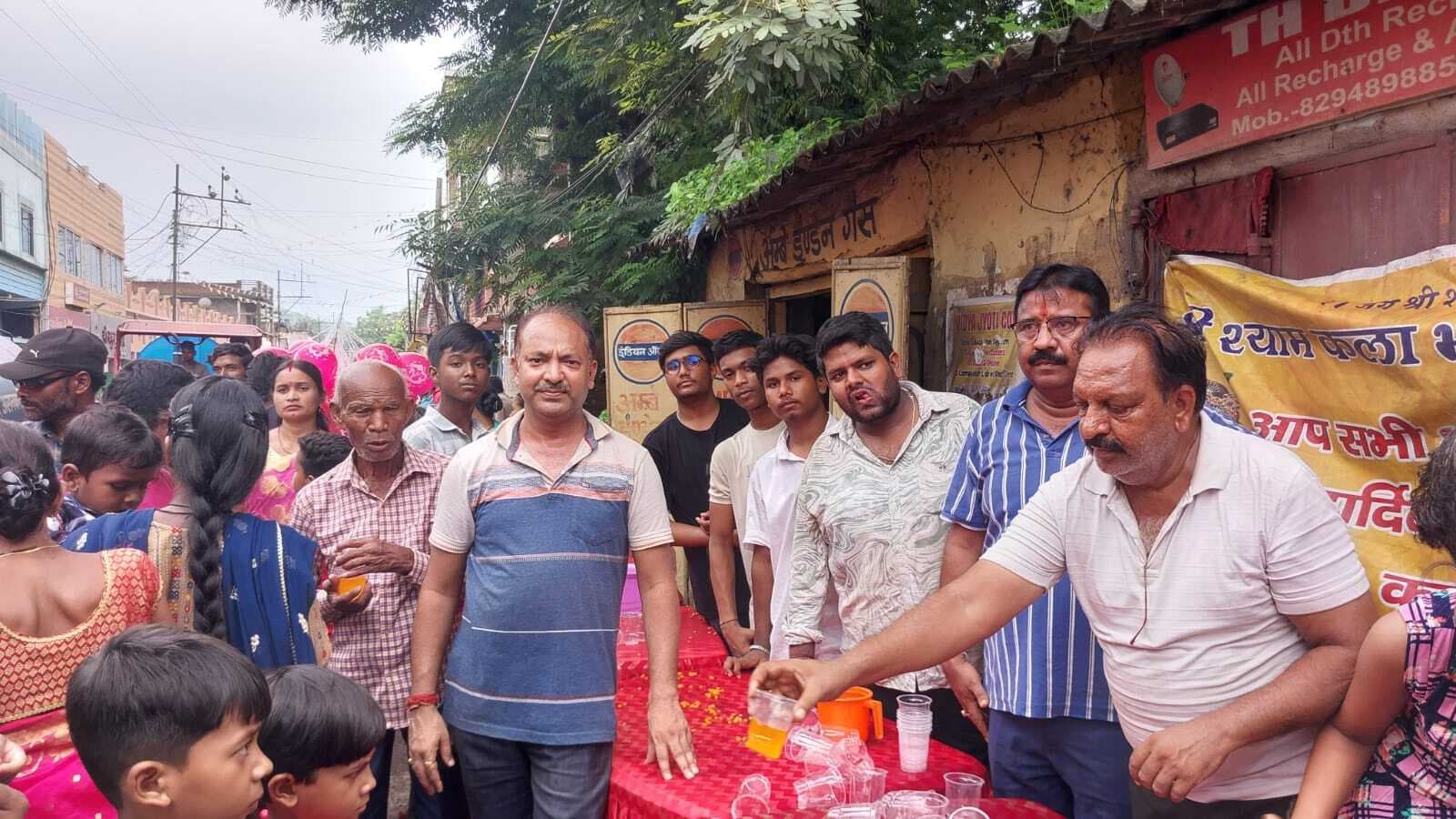 Seraikela Kharsawan News : चांडिल. भाई-बहन संग प्रभु जगन्नाथ श्रीमंदिर से पहुंचे मौसीबाड़ी