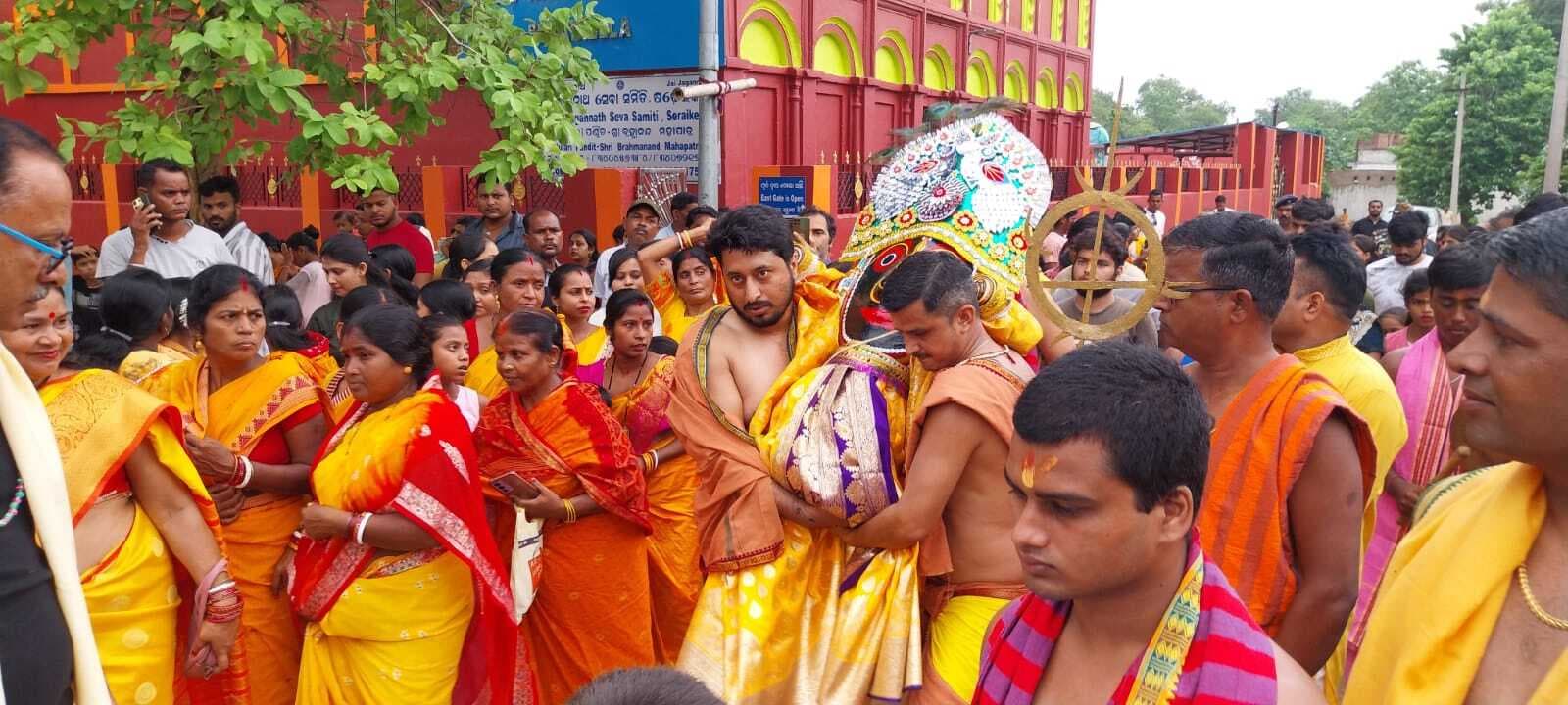 Seraikela Kharsawan News : जय जगन्नाथ के जयघोष से गूंजा क्षेत्र, भव्य रथयात्रा में उमड़ा जनसैलाब