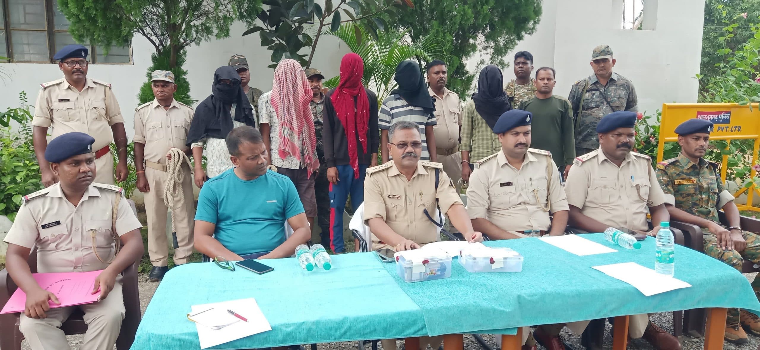 East Singhbhum News : धालभूमगढ़ से एक लाख की ब्राउन शुगर जब्त, पांच युवक गिरफ्तार