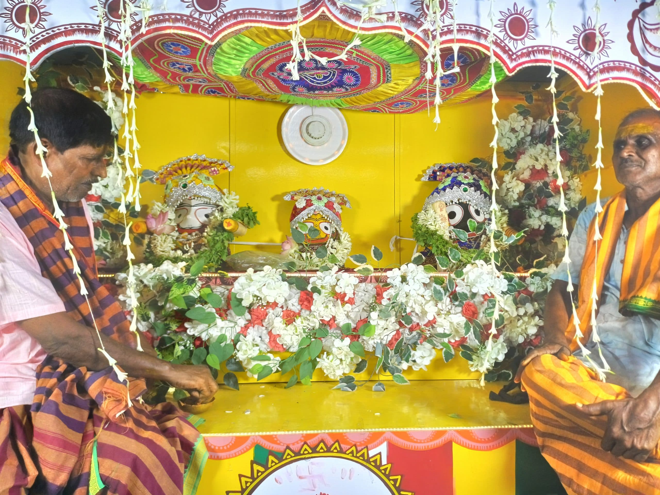 Dhanbad News : प्रभु जगन्नाथ के जयकारे से गूंजा कोयलांचल, सड़कों पर उतरी आस्था, भक्तों ने खींचा रस्सा