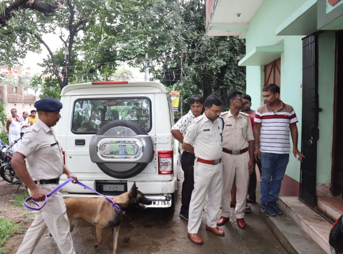 Dhanbad News: आर्मी जवान के बंद घर में लाखों की चोरी