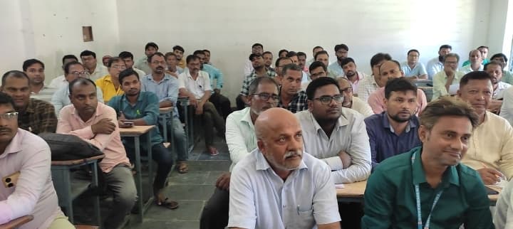 गुरू गोष्ठी में छात्रों की डाटा प्रविष्टि पर जोर