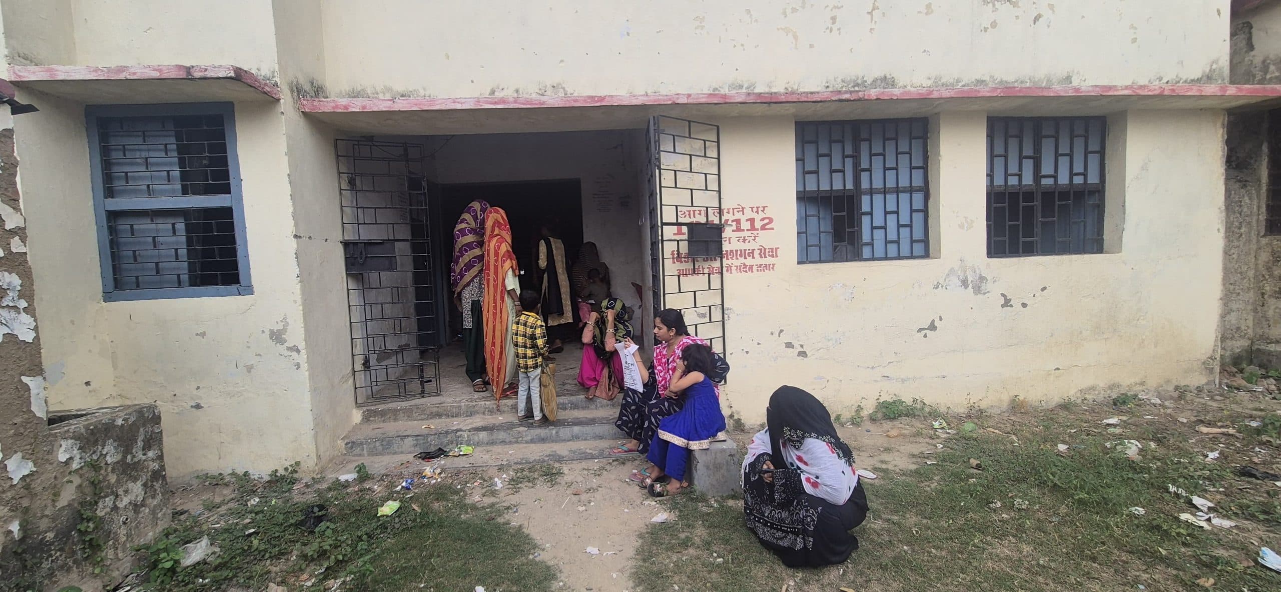 आधार कार्ड में नाम व जन्म तिथि मेें सुधार नहीं होने से लाभुकों को परेशानी