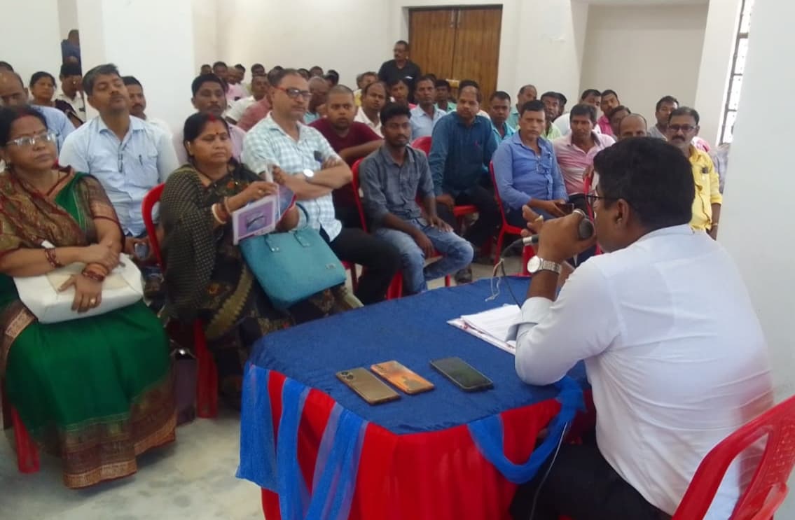 फर्जी व मृत मतदाताओं के नाम हटा नये मतदाता को जोड़ें