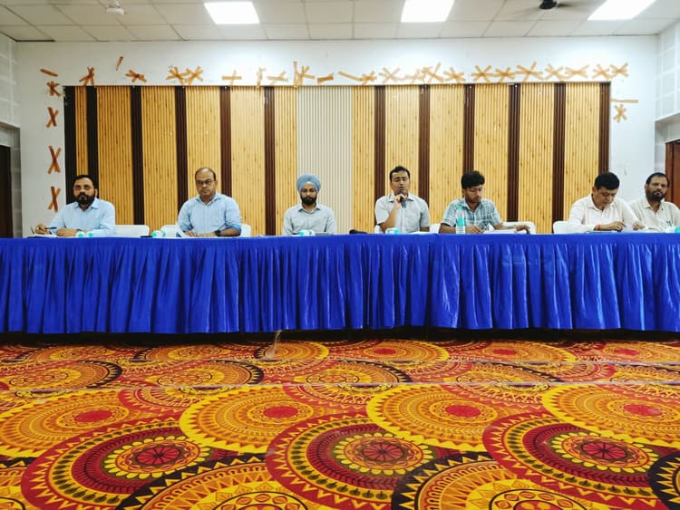 विशेष गहन पुनरीक्षण को लेकर मिला प्रशिक्षण