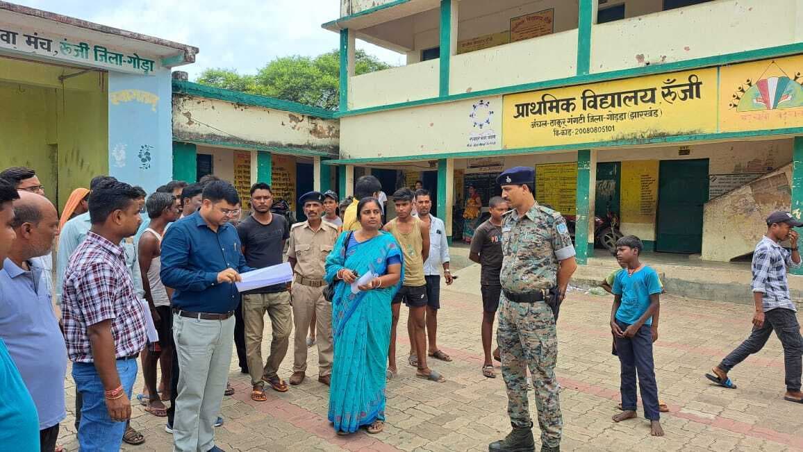 एसडीओ ने रूंजी पंचायत की योजनाओं को लिया जायजा