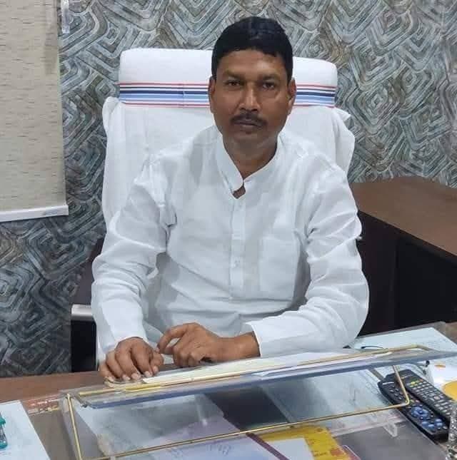 मुख्य पार्षद उपचुनाव: पूर्व सभापति संतोष सिंह व बालमुकुंद सिन्हा के बीच सीधी लड़ाई