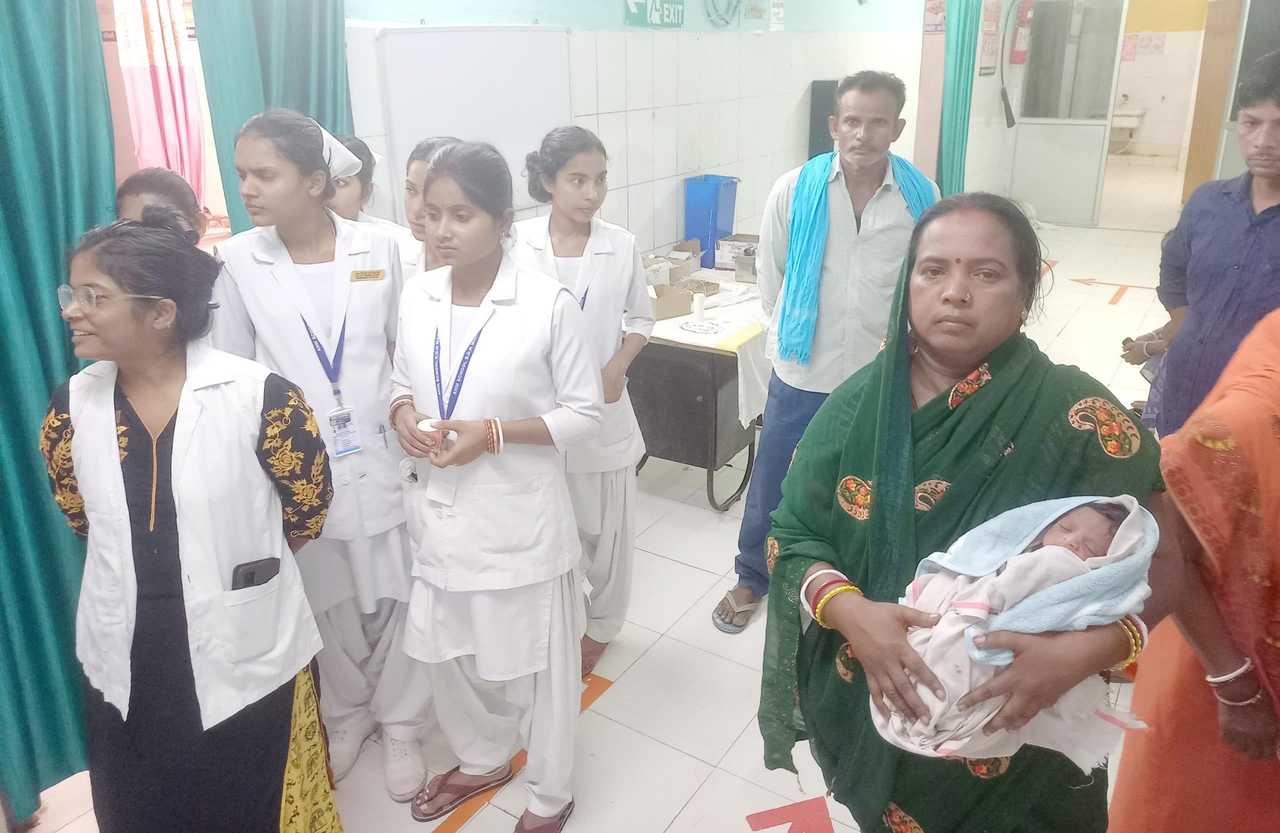 मानवता हुई शर्मसार, अज्ञात ने नवजात बच्ची को झाड़ी में फेंका