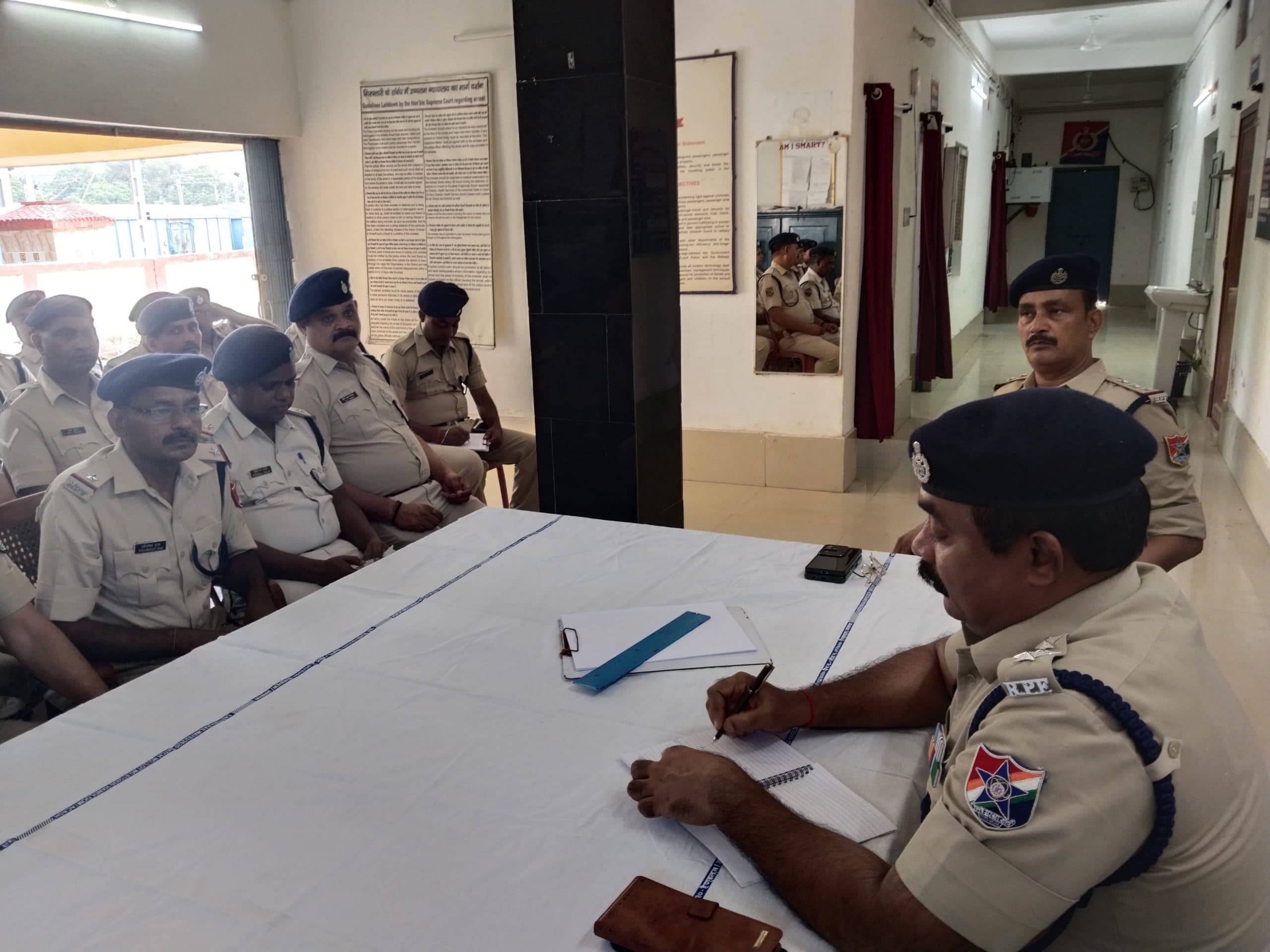 यात्रियों के साथ अच्छा व्यवहार करें, अपराधियों से सख्ती से निपटें : एएससी