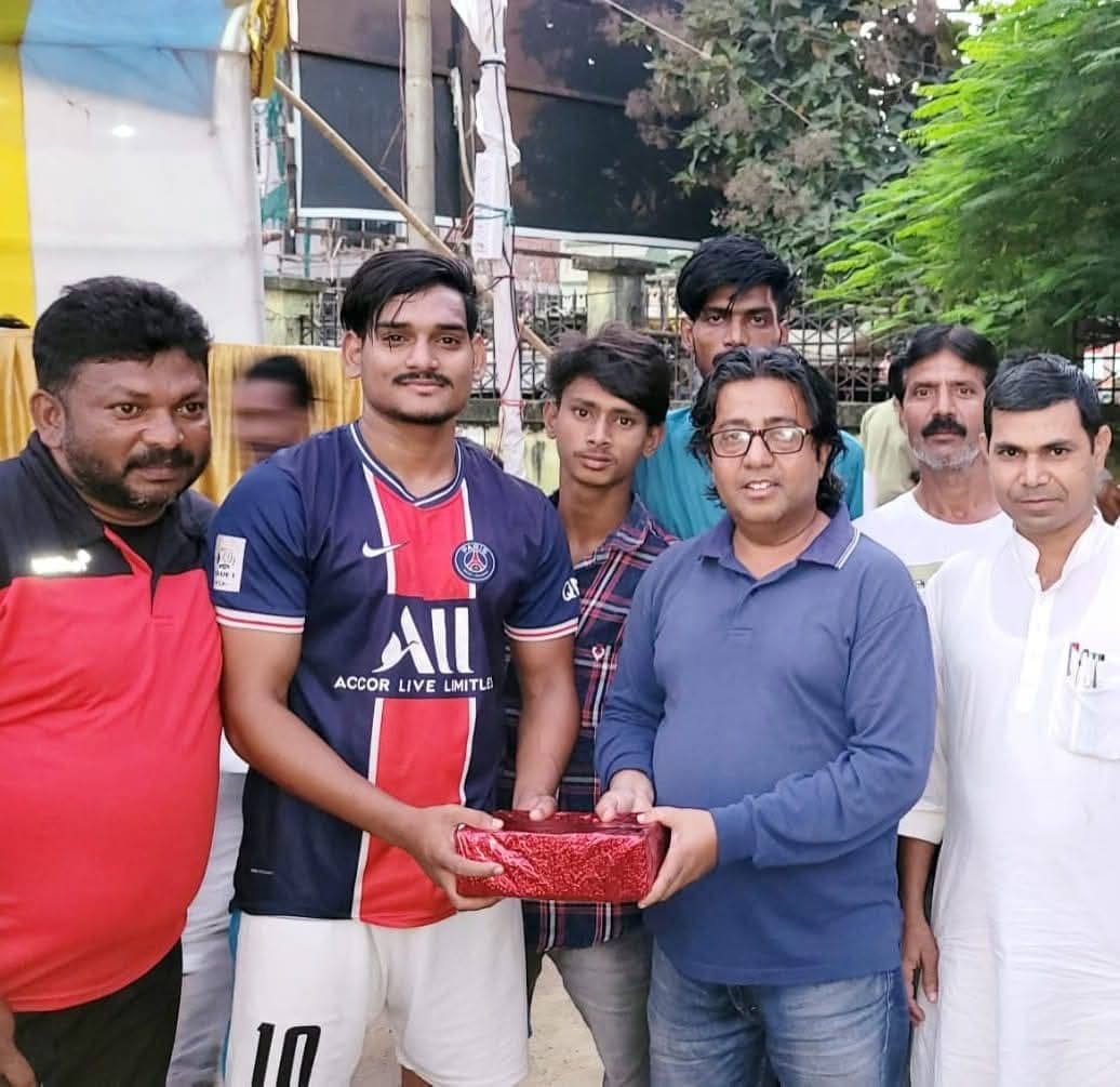 Sudhir mahto football at mango : सुधीर महतो की याद में मानगो में खेलकूद प्रतियोगिता आयोजित