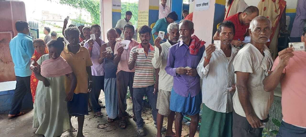 बड़हिया में 55 तो सूर्यगढ़ा में 53 व लखीसराय नप में 54 प्रतिशत हुआ मतदान
