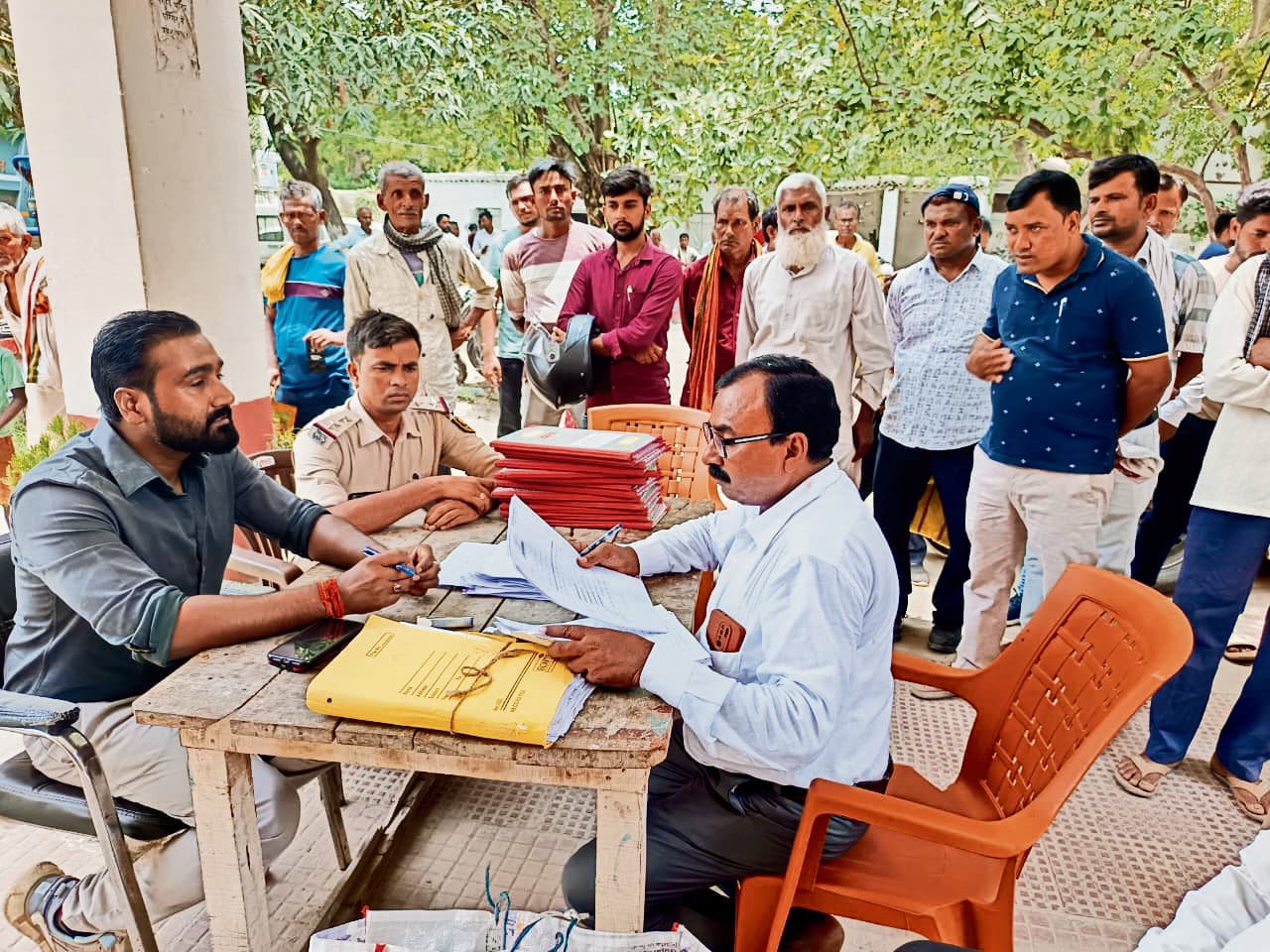 Gopalganj News : विभिन्न थानों में जनता दरबार लगाकर निबटाये गये जमीन विवाद के मामले