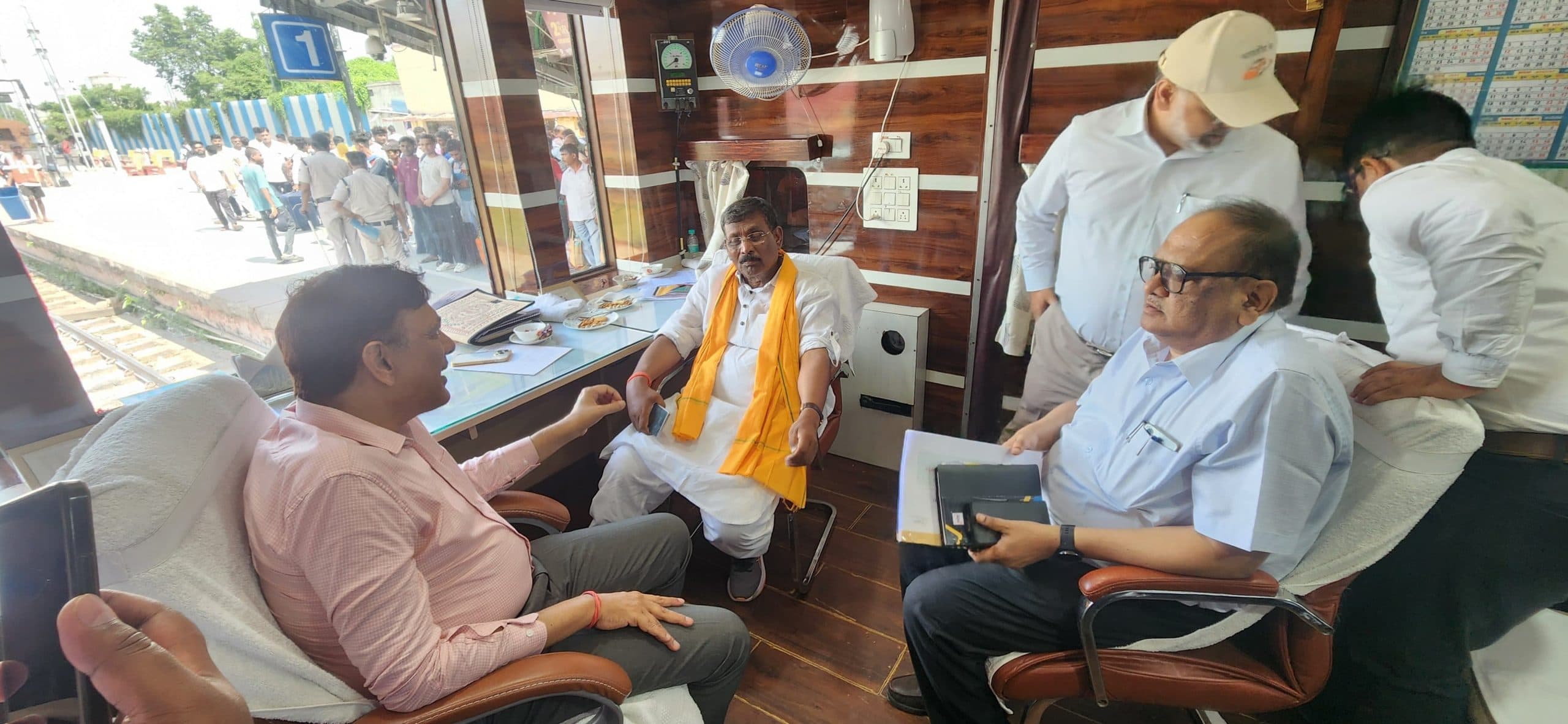 Motihari: विंडो इंस्पेक्शन करते रक्सौल पहुंचे जीएम