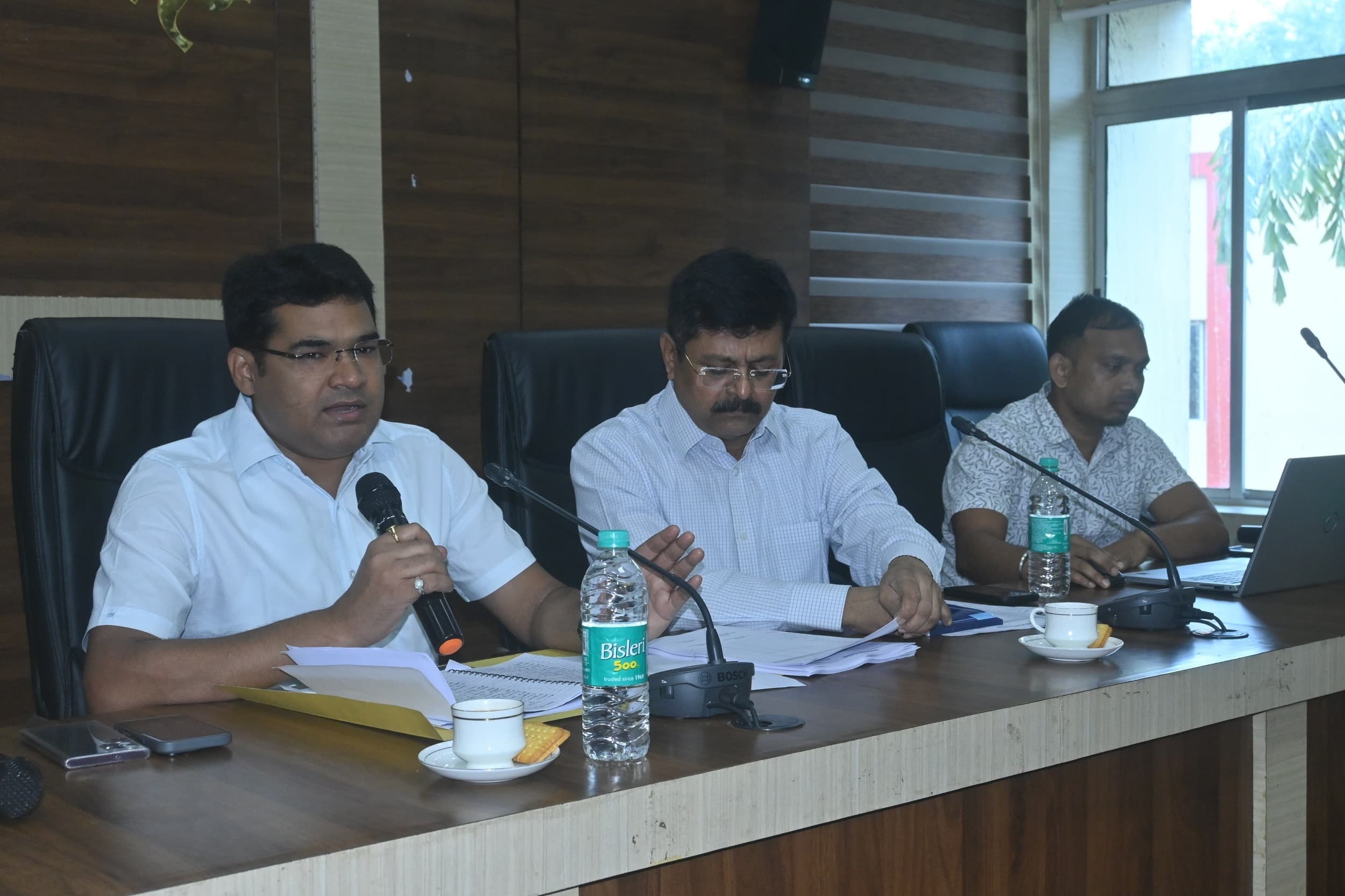 Bokaro News : शराब दुकान के स्टाफ सत्यापन व जांच कार्य 30 जून तक करें पूरा