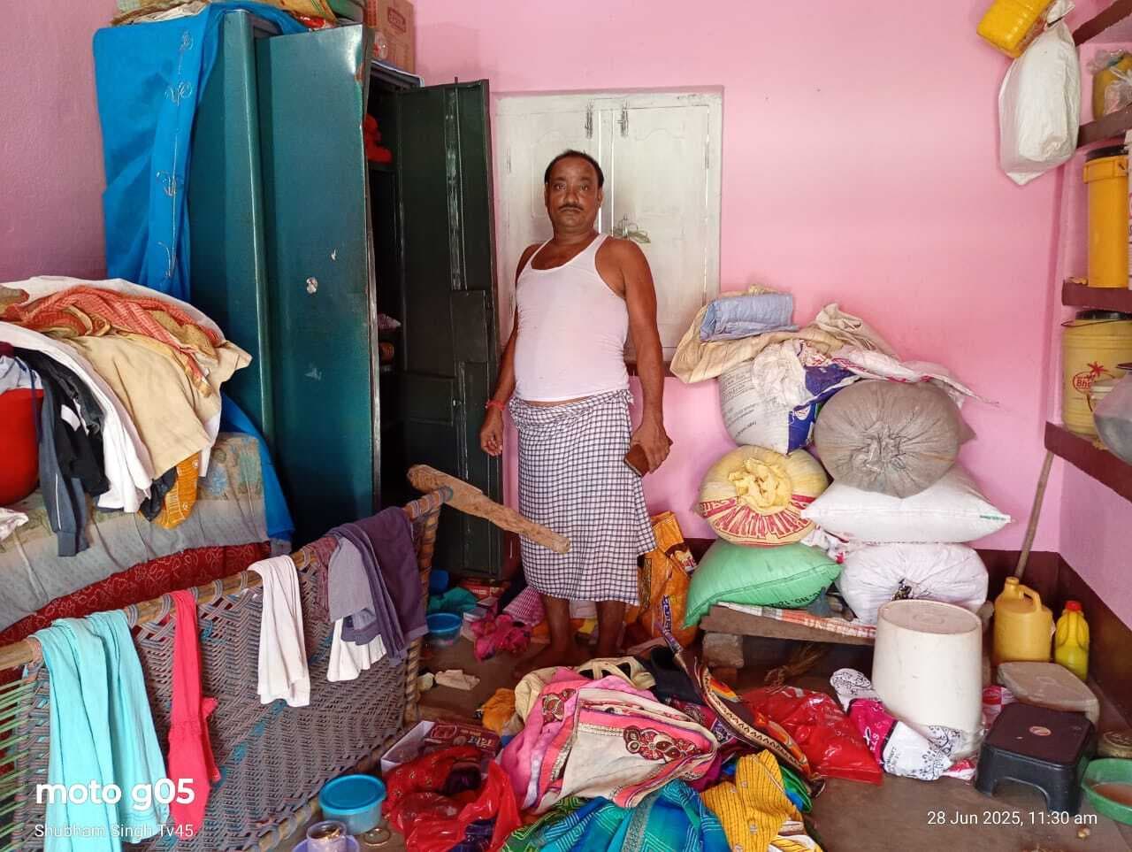 अलमारी का ताला तोड़ सोने के जेवर, 60 हजार नकदी ले उड़ा चोर