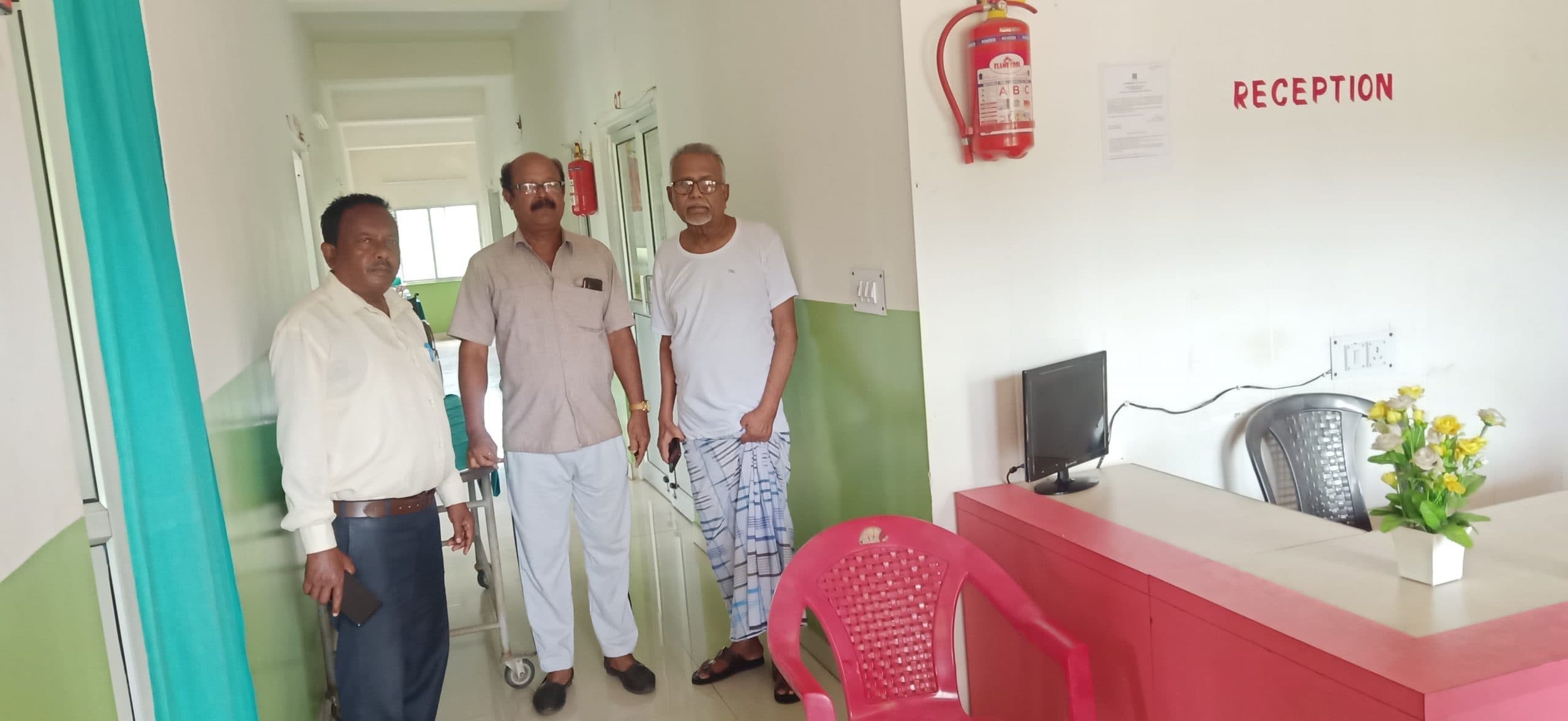 East Singhbhum News : अमर हेल्थ केयर से एक लाख के सामान की चोरी