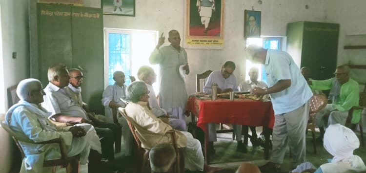 बिहार पेंशनर समाज ने मां के नाम पौधा लगाने लिया संकल्प