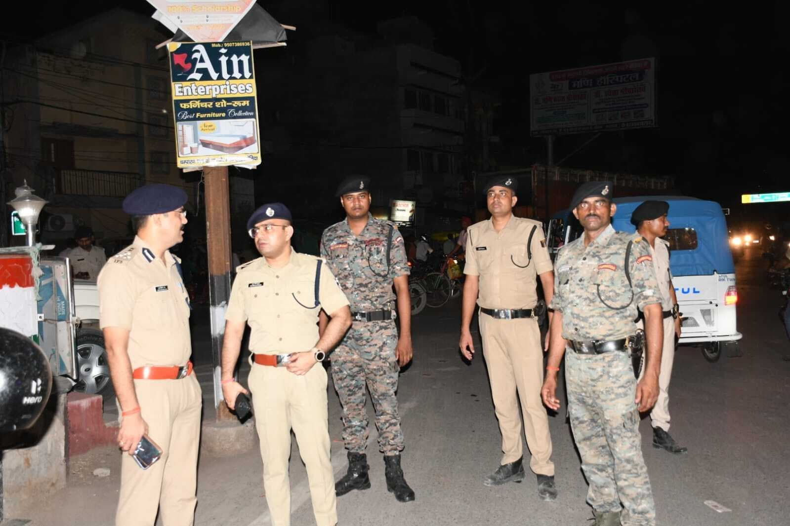 पेज03: सड़क पर उतरे डीआइजी और एसपी, लापरवाहों को मिली हिदायत