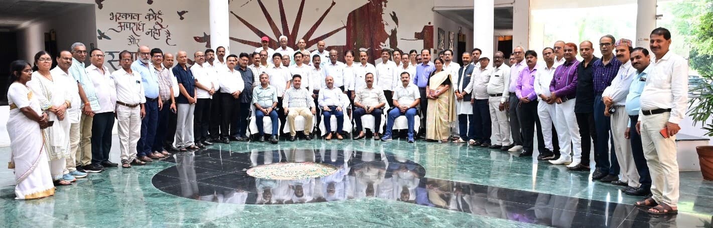 hajipur news. नये कानूनों व अधिनियमों की जानकारी से त्वरित न्याय में मिलेगी सहायता