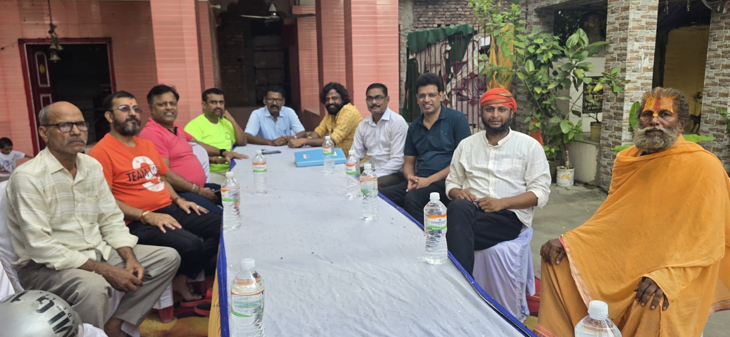 कांवरिया शिविर में महावीर मंदिर समिति ने उठाया रसोइये का दायित्व