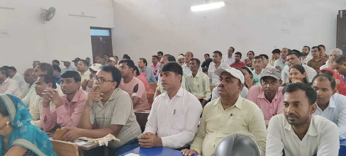 Samastipur News:एसडीएम ने कर्मियों को निर्वाचन आयोग के निर्देशों का पढ़ाया पाठ