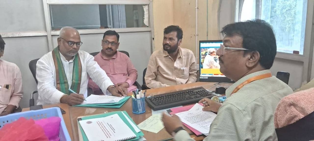 नागरिक परिषद सदस्य व राज्य मंत्री का दर्जा मिलने पर एनडीए कार्यकर्ताओं ने दी बधाई