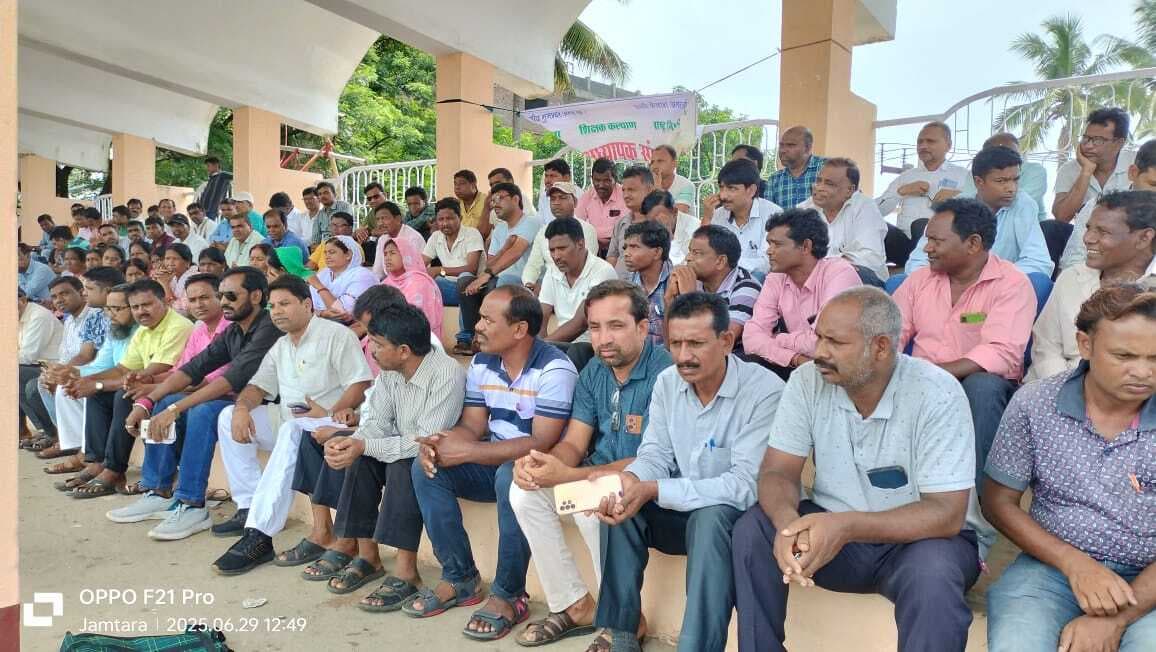 20 वर्षों से कार्यरत सहायक अध्यापकों को हटाने की साजिश कर रही सरकार: नीलांबर मंडल