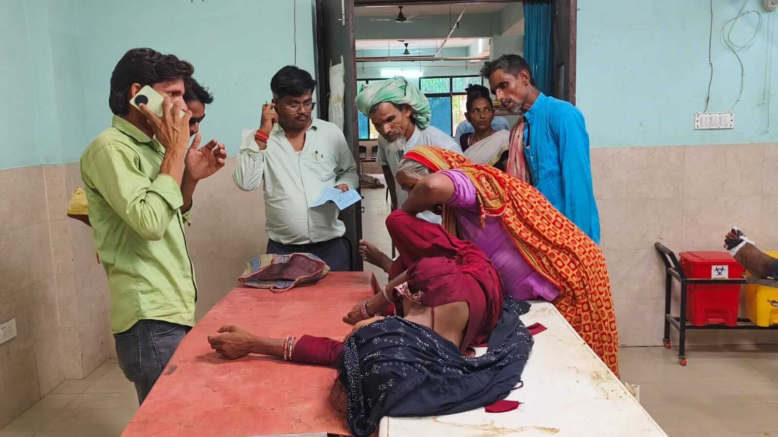 सड़क दुर्घटना में दंपती जख्मी, रेफर