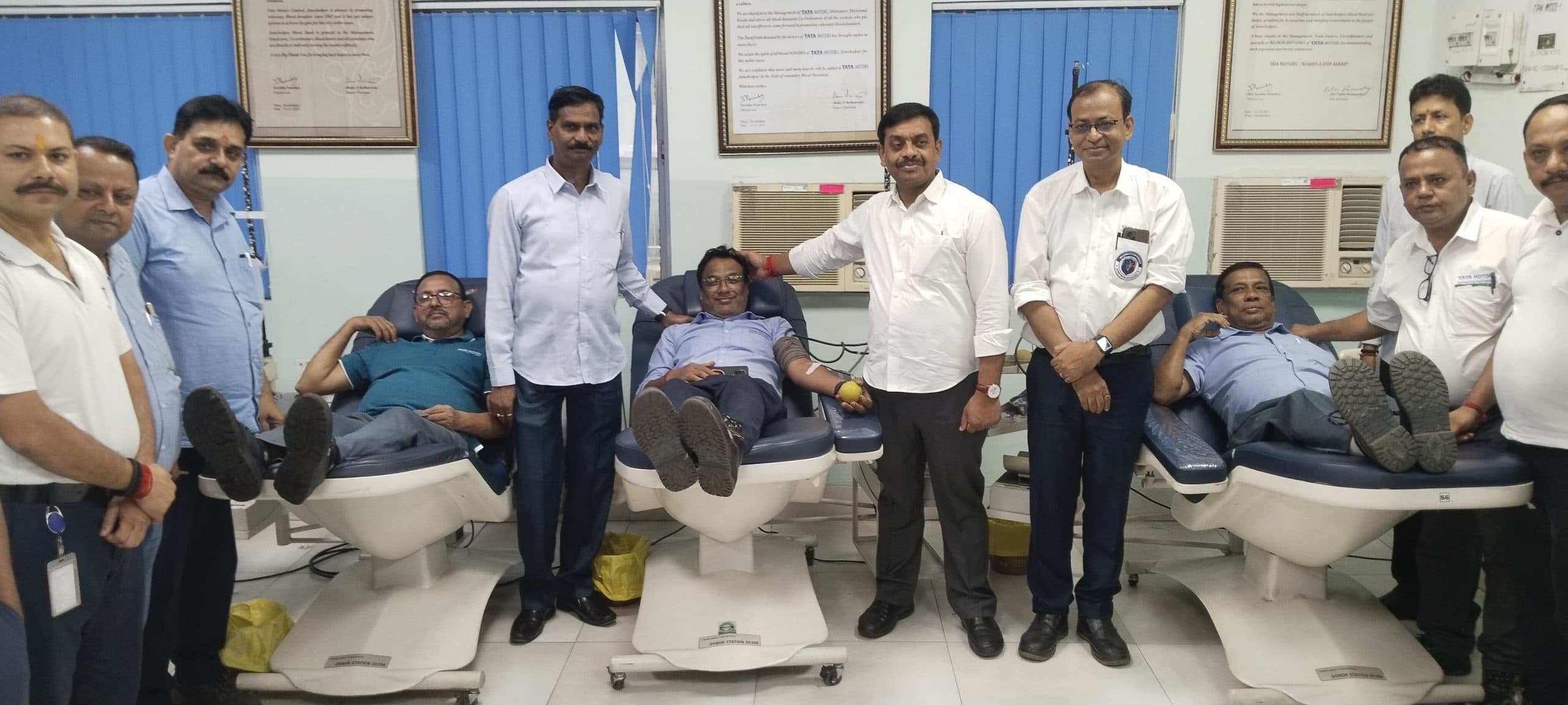 Jamshedpur news. टाटा मोटर्स ट्रांसमिशन में 126 यूनिट रक्त संग्रह