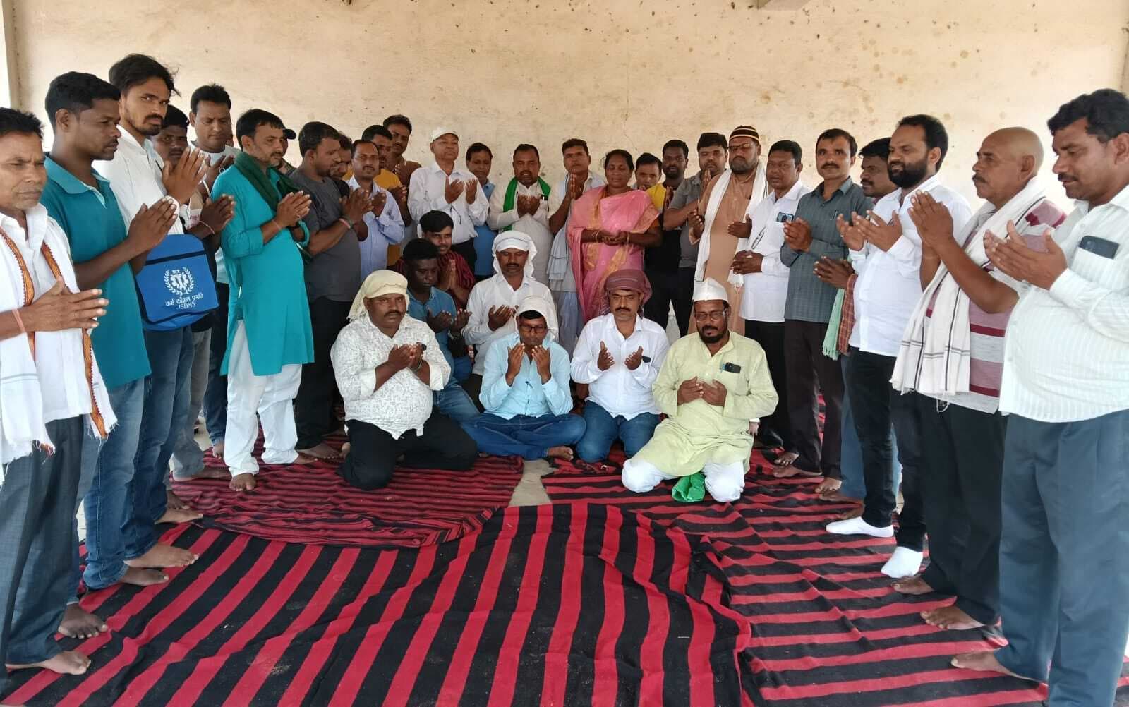 शिबू सोरेन के स्वस्थ होने की कार्यकर्ताओं ने की प्रार्थना