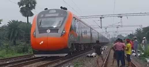 मधुपुर-आसनसोल मुख्य रेलखंड पर बड़ा हादसा टला, ट्रेन से कटकर  आठ मवेशी मरे