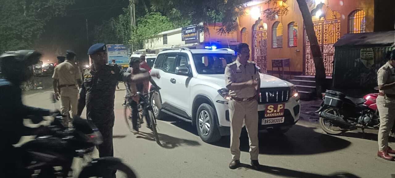 शहर में एसपी, एसडीपीओ, डीएसपी ने चलाया एस ड्राइव