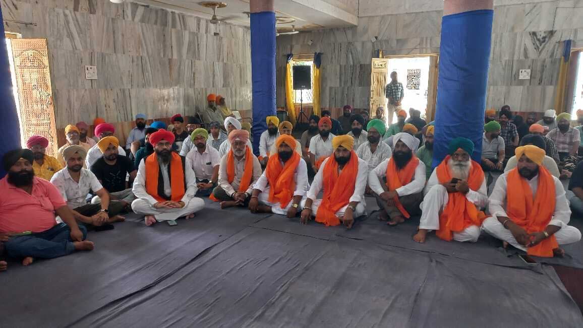 गुरुद्वारा प्रबंधक, पदाधिकारी को पद व गोपनीयता की शपथ हेडग्रंथी ने दिलाई