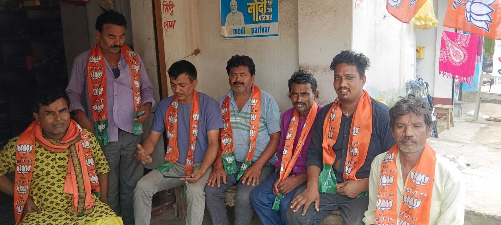 मन की बात कार्यक्रम में भाजपा कार्यकर्ताओं ने लिया भाग