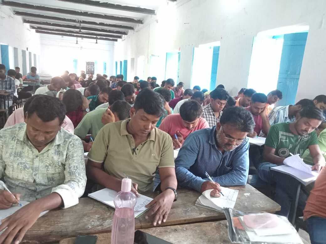 प्रशिक्षण शिविर में युवाओं को भू-मापी की दी जानकारी