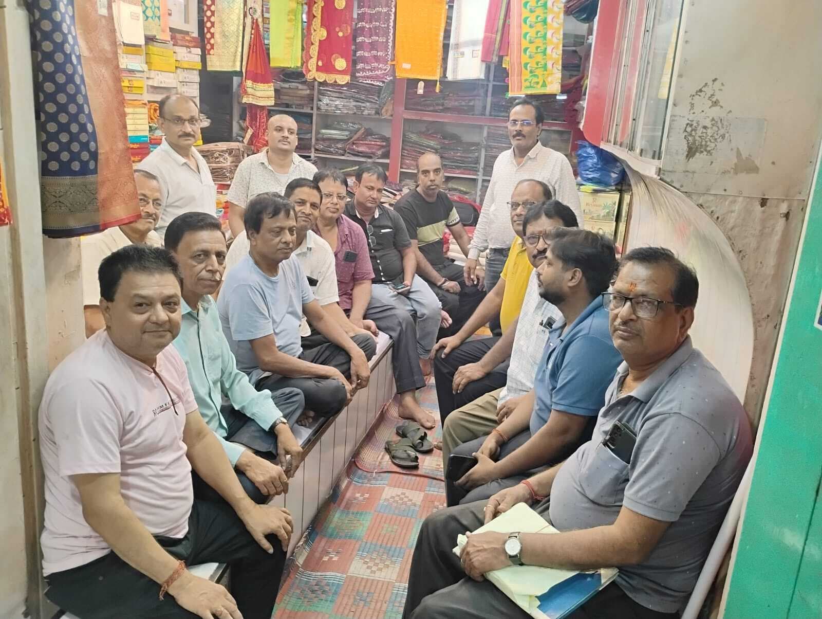 Dhanbad News : व्यवसायियों ने की डीसी से झरिया को अतिक्रमण मुक्त करने की मांग