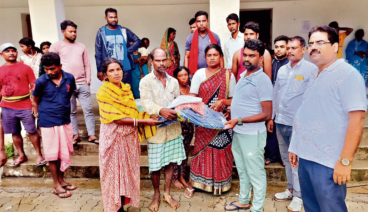 East Singhbhum News : पोटका के दर्जनों गांवों में घुसा बाढ़ का पानी, 19 घर ध्वस्त